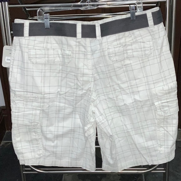 Shorts - Picture 2 of 4